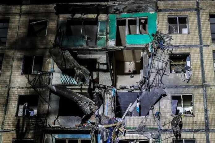 A Kharkiv resident described the moment of the enemys strike with a GAB on a high-rise building