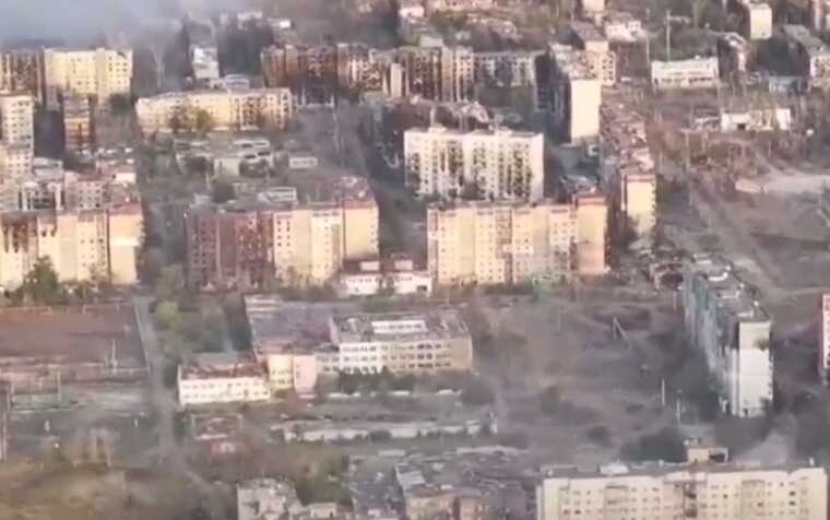 In the network, videos are being published from the destroyed Vuhledar, captured by the Russians