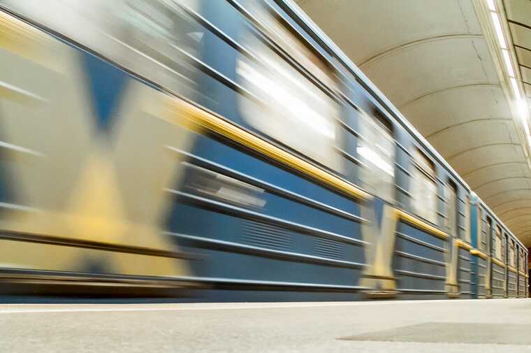 У столиці тимчасово не працювали на вхід дві станції нещодавно відремонтованої гілки метро