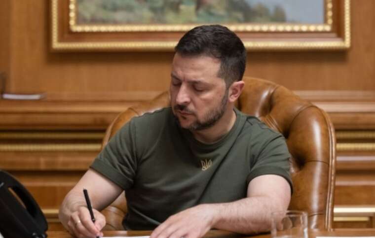 Зеленський присвоїв звання генерала командиру оперативно-тактичного угруповання «Донецьк» Луценку