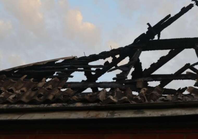 Російський снаряд влучив у житловий будинок в Херсоні: є двоє загиблих