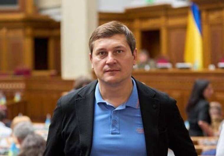 During interrogation in the HACC, Deputy Odarchenko admitted to offering a bribe