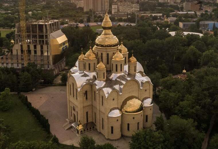 В Черкассах штурм собора набирает обороты