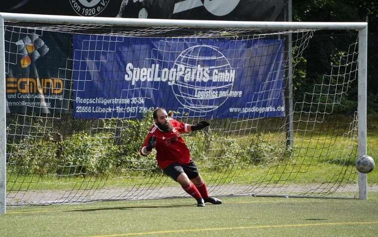 Німецька команда здобула перемогу в матчі, поступаючись під час гри з рахунком 0-7