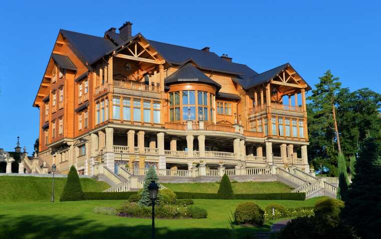 Суд снял арест с бывшей резиденции беглеца Януковича «Межигорье»