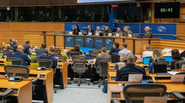 Министр обороны презентовал в Европарламенте инвестиционный потенциал украинской оборонной индустрии