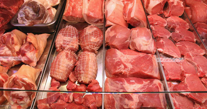 В мясе, которое поставляли для Вооруженных сил Украины, обнаружили иглы