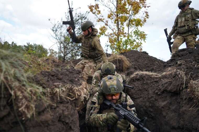 Ukrainian defenders prevented the Russians from capturing the crossing over the Oskil River