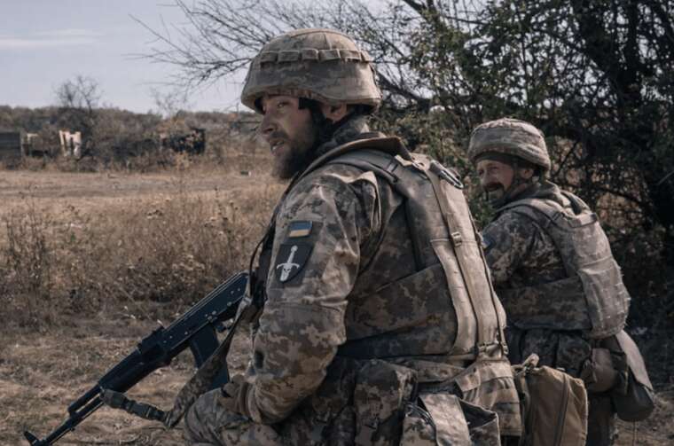 Russians have cut off all supply routes near Selydove except for one, - military