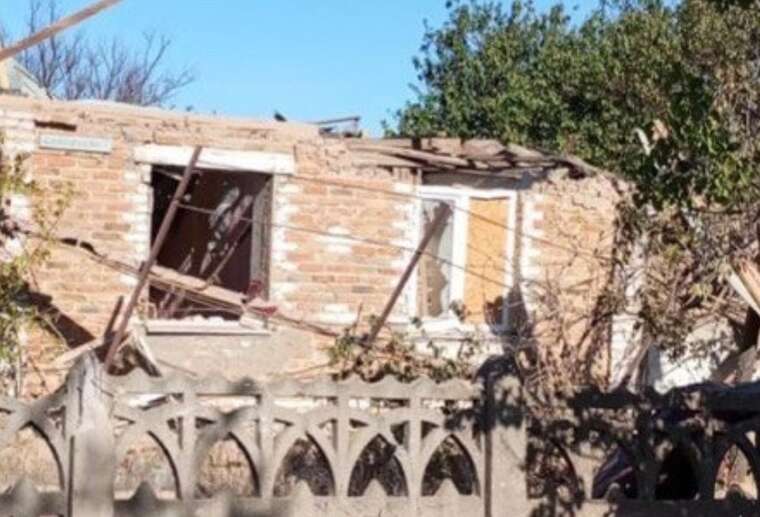 Russians shelled Shlyakhove in the Kherson region with artillery: residential buildings damaged