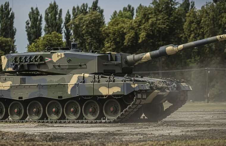 Німецький танк Leopard впритул розстріляв колону окупантів