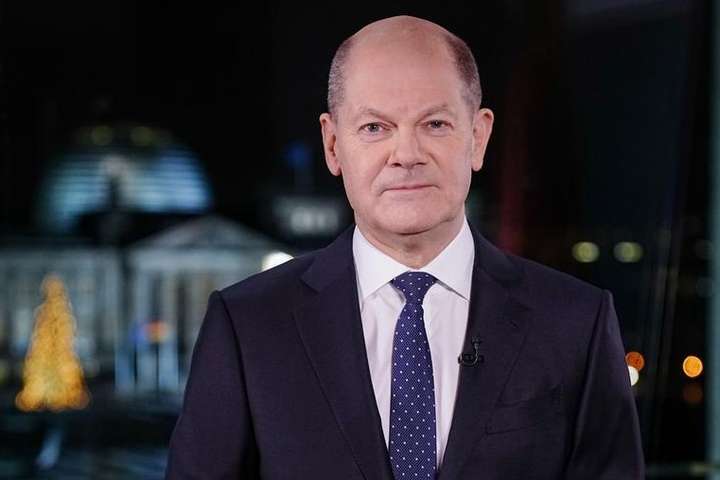 Канцлер Німеччини виступив проти запрошення України в НАТО