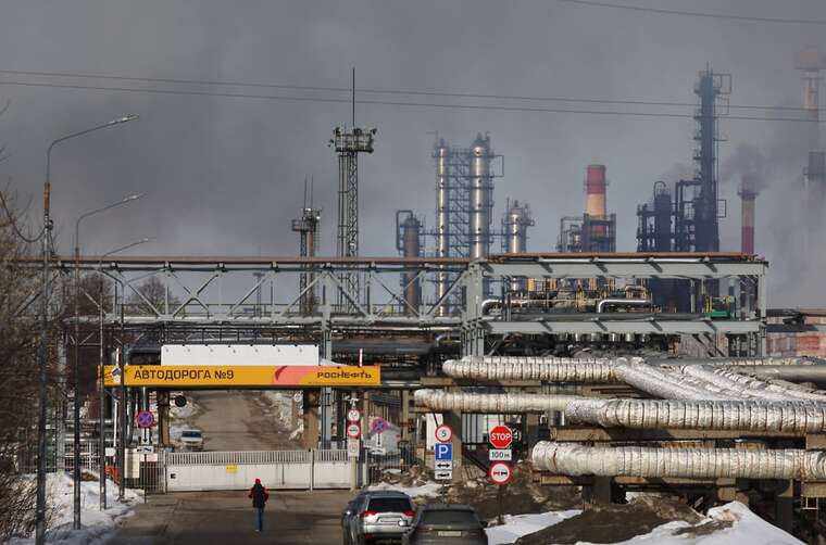 У РФ повідомляють про приліт по Рязанському НПЗ