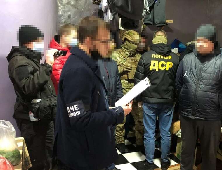 У Хмельницькому "смотрящий" за СІЗО відправив на потреби ЗСУ 300 тисяч гривень