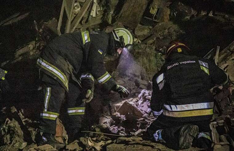 The State Emergency Service released photos of the aftermath of the Russian airstrike on Kharkiv last night