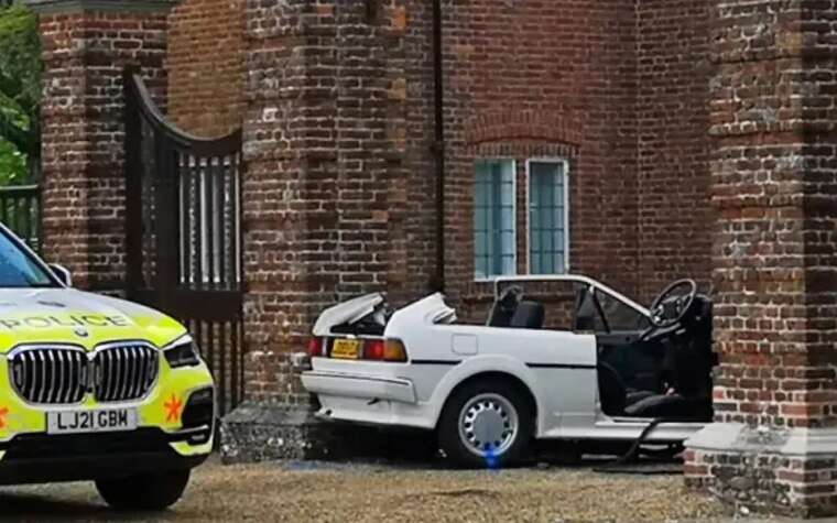 У Британії затримали водія, який протаранив ворота будинку прем’єра