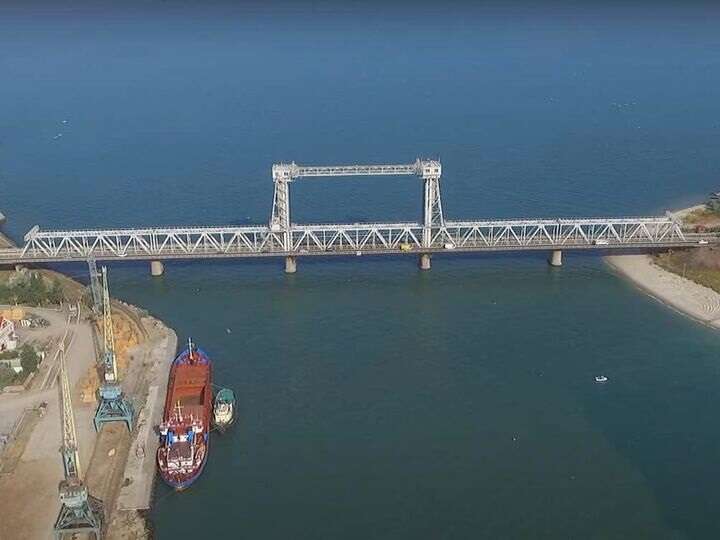 The occupiers struck the railway bridge in Zatoka, Odesa region