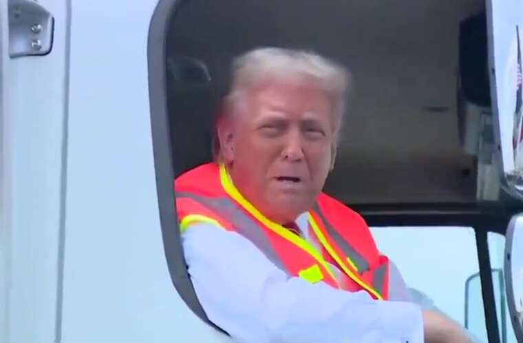 Трамп спробував себе в ролі водія сміттєвоза