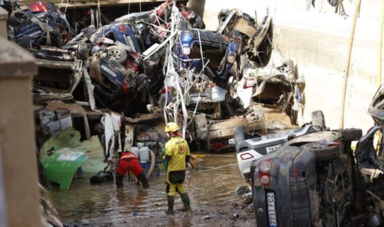 В Іспанії кількість загиблих у руйнівній повені перевищила 200 осіб
