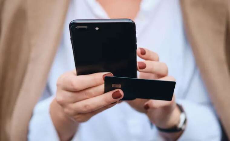 Как украинцам подать заявку на получение помощи в 1000 гривен