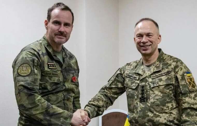 Сирський розглянув разом із американськими та чеськими колегами стан справ на лінії фронту