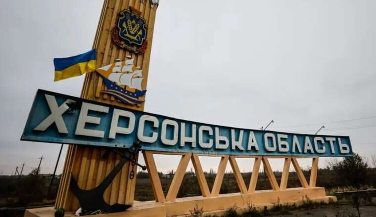 Окупанти обстріляли "швидку" на Херсонщині: поранено водія та фельдшера