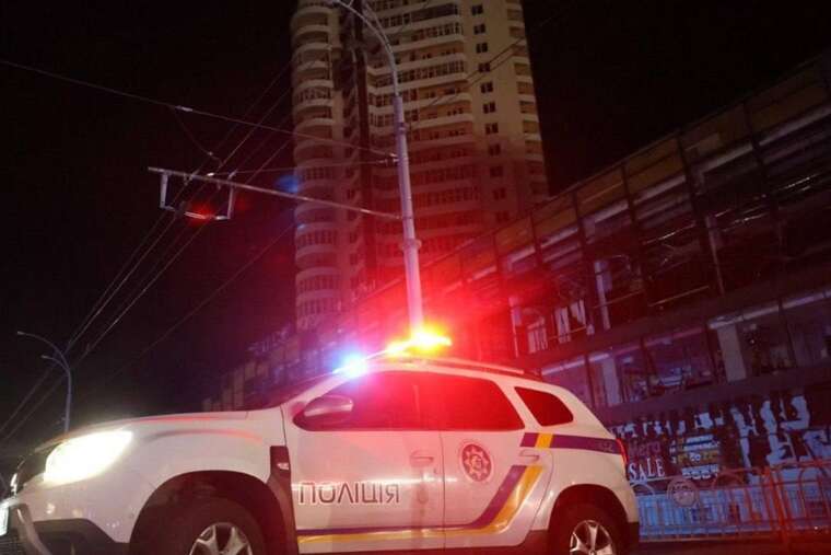 Патрульна поліція показала момент вчорашнього прильоту по супермаркету в Харкові