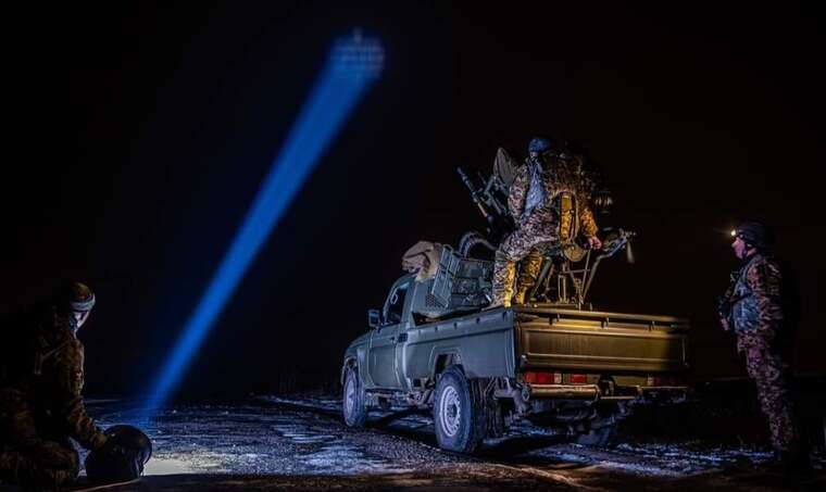 У Києві лунають вибухи: сили ППО збивають ворожі БПЛА