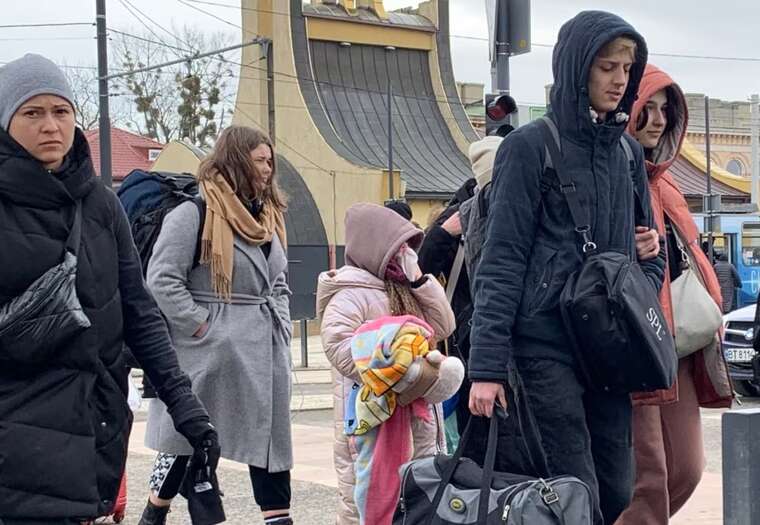 Українські переселенці змушені повертатися в окупацію через проблеми з житлом