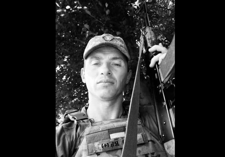 На левом берегу реки Днепр в Херсонской области погиб снайпер-разведчик из Львовщины