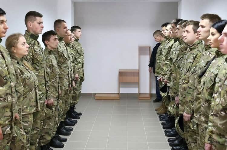 Нардеп Безуглая получила комментарии от военнослужащих, которые проходят начальную военную подготовку