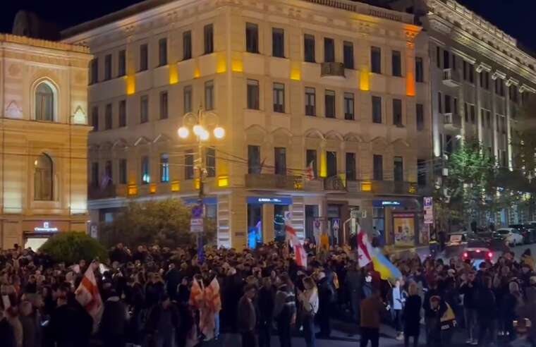 У столиці Грузії розпочався марш опозиції проти результатів парламентських виборів