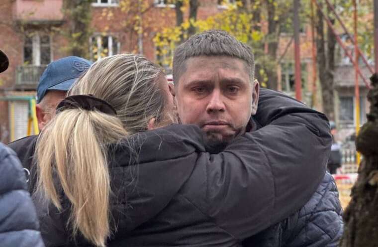 У Кривому Розі внаслідок удару РФ чоловік втратив дружину та трьох дітей