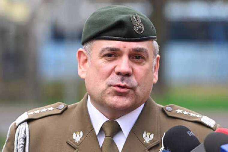 Польща не збиватиме російські дрони і ракети над Україною, – начальник Генштабу Кукула