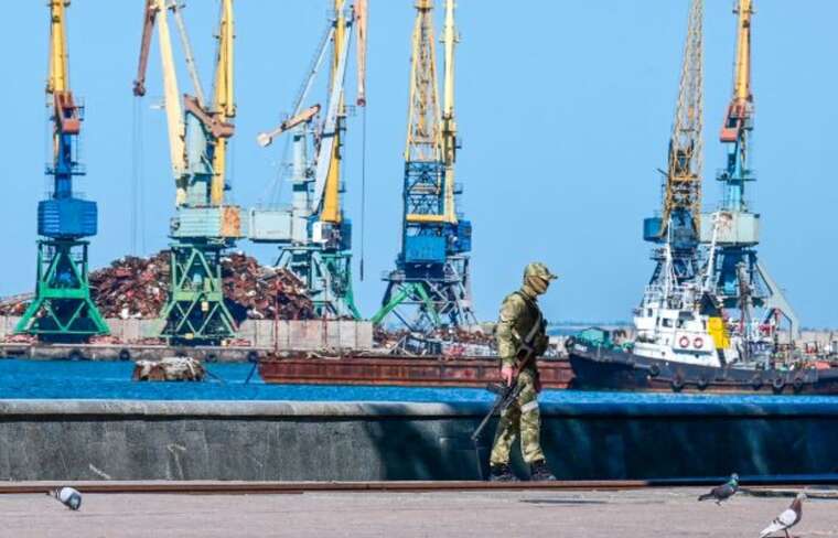 In the occupied Mariupol and Berdyansk, explosions were heard at night: the invaders air defence systems were active