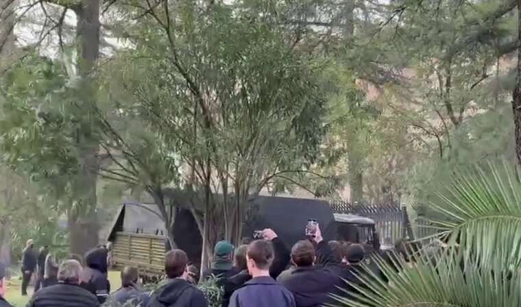 В Абхазії демонстранти проломили вантажівкою огорожу навколо резиденції очільника "республіки"