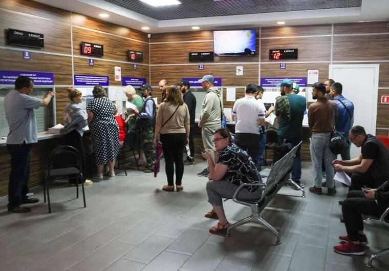 Тимчасове перебування українців у РФ можуть обмежити