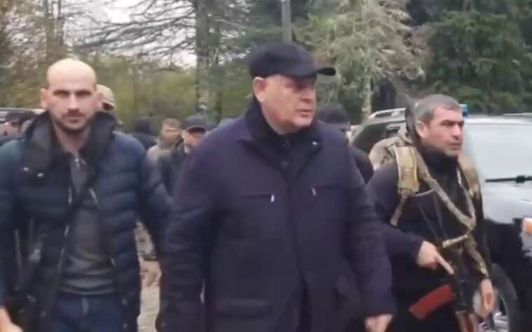 «Президент» непризнанной республики Абхазия встретился с жителями после протестов