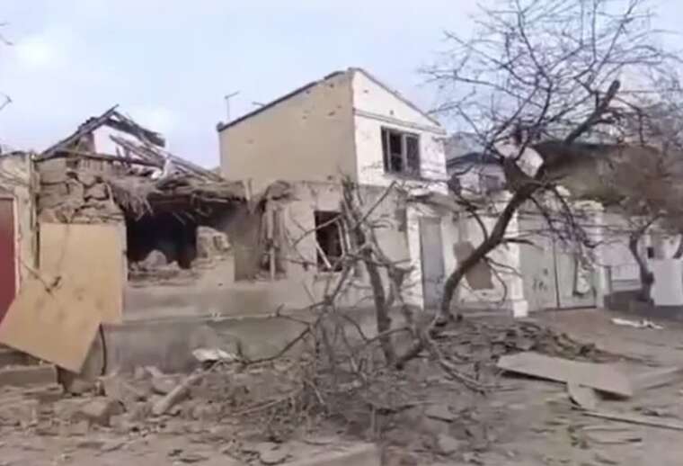 Окупанти зранку обстріляли Херсон: загинули троє людей, є постраждалі