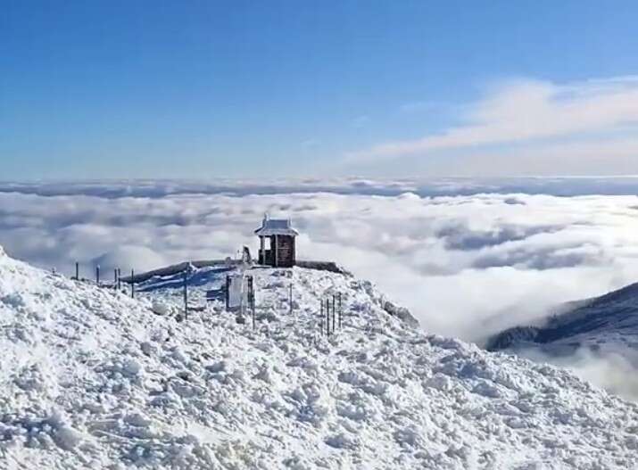 На горі Піп Іван зафіксували рідкісне явище — «Карпатське море»