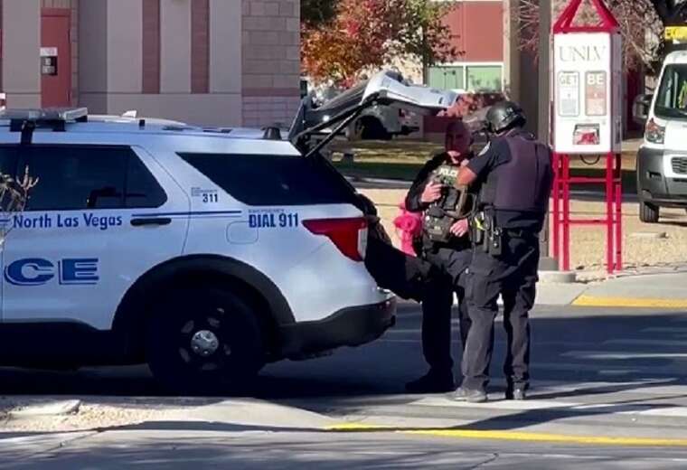 У Лас-Вегасі поліцейський застрелив чоловіка, в будинок якого проникли невідомі з ножем