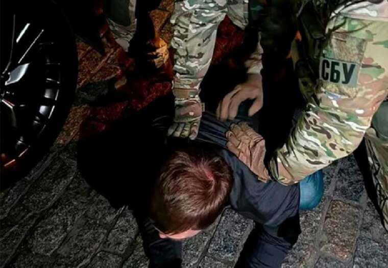 СБУ задержала подозреваемого депутата: "выбивал" 2,5 миллиона долларов с мобилизованного бизнесмена