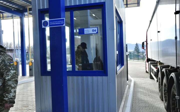 Через кордон із Польщею намагалися ввезти контрабанду в Україну