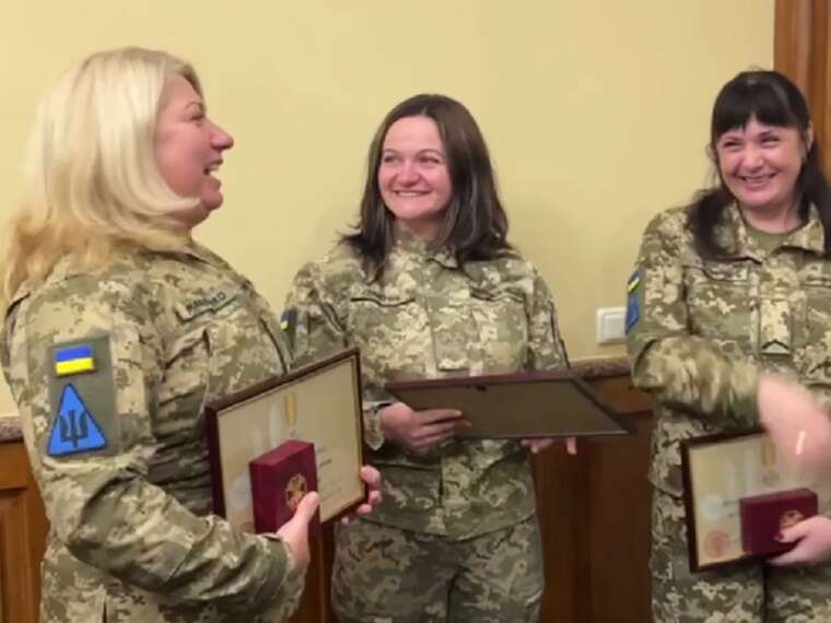 Three female defenders who shot down a Russian Kh-101 missile received awards