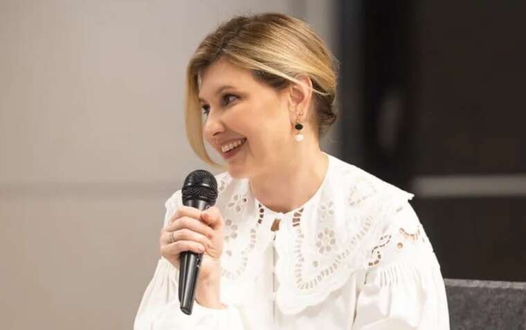 Зеленська вбралася в оригінальну мереживну вишиванку під час візиту до Словенії