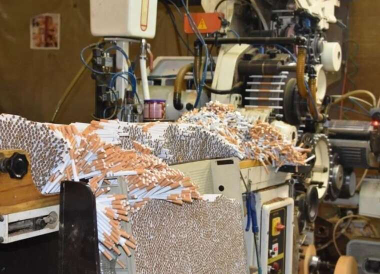 Тютюнова фабрика нелегальних сигарет «монаківця» Гельзіна дивним чином обходить позбавлення ліцензій на виробництво