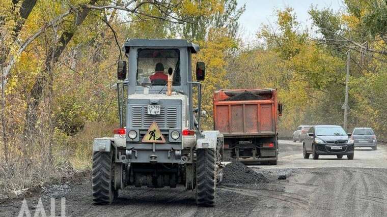 Захватчики приступили к ремонту дороги, соединяющей Новоазовск и Мариуполь