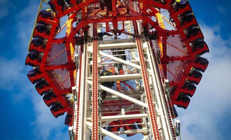 ДСНСники врятували в Одесі дітей, які застрягли на атракціоні