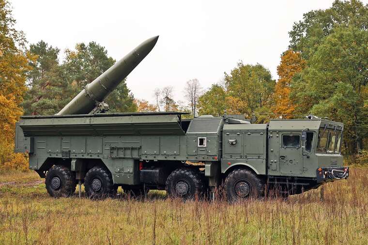 Forbes: Дроны РФ наводят ракеты "Искандер" на самолеты Украины