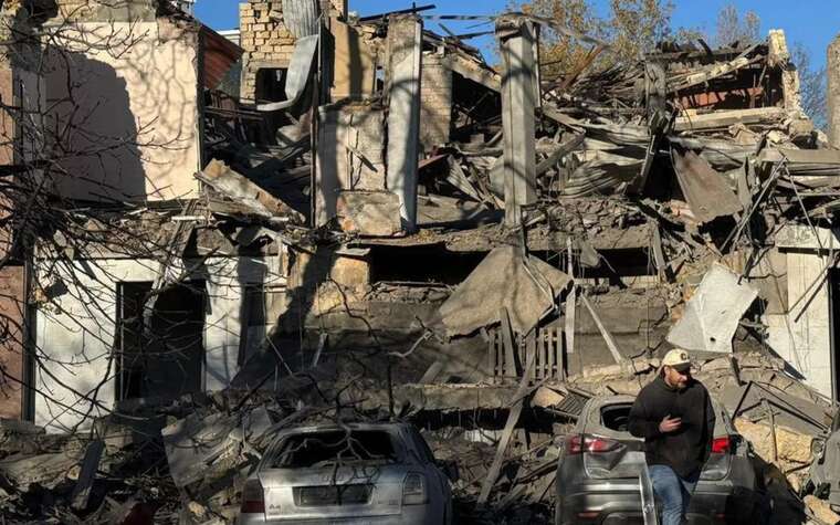 Загарбники атакували Одесу балістикою: пошкоджено житлові будинки, є поранені